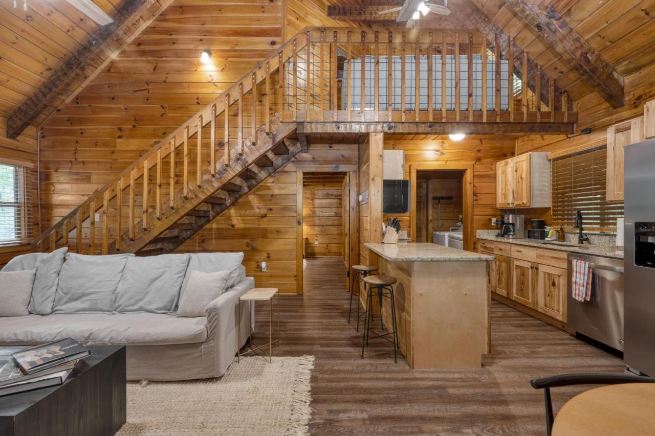 The Dudley Cabins By Avantstay Sevierville Bagian luar foto