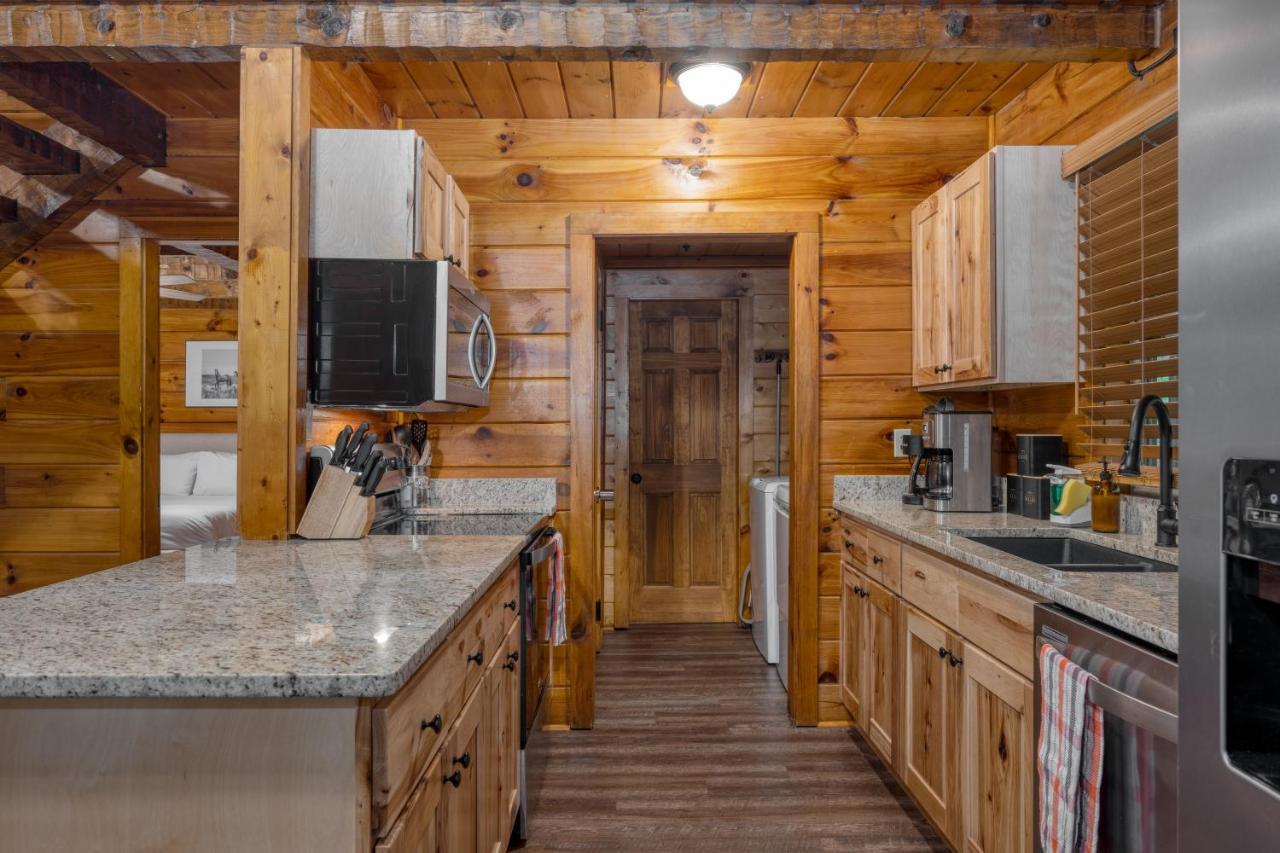 The Dudley Cabins By Avantstay Sevierville Bagian luar foto