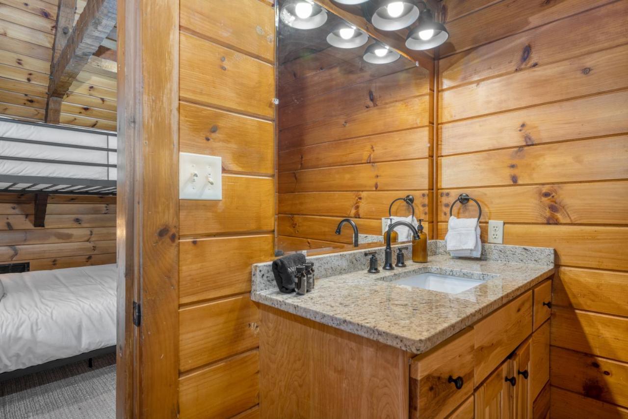 The Dudley Cabins By Avantstay Sevierville Bagian luar foto